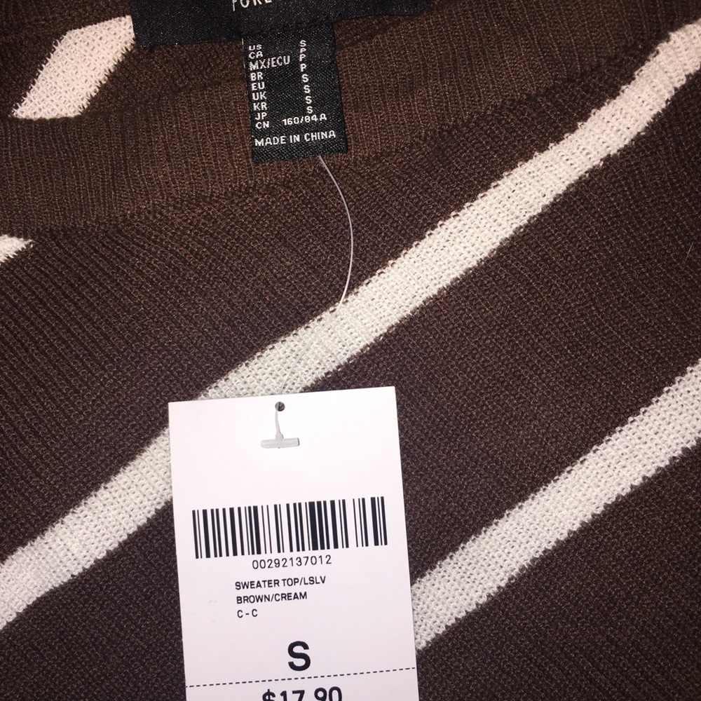 Sweater - Picture 4 of 4